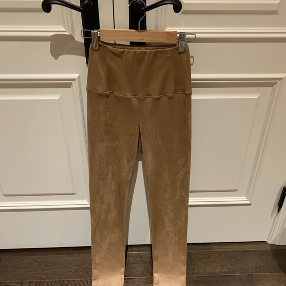 Aritzia Wilfred Free Daria Faux Suede Pant - Picture 2 of 5